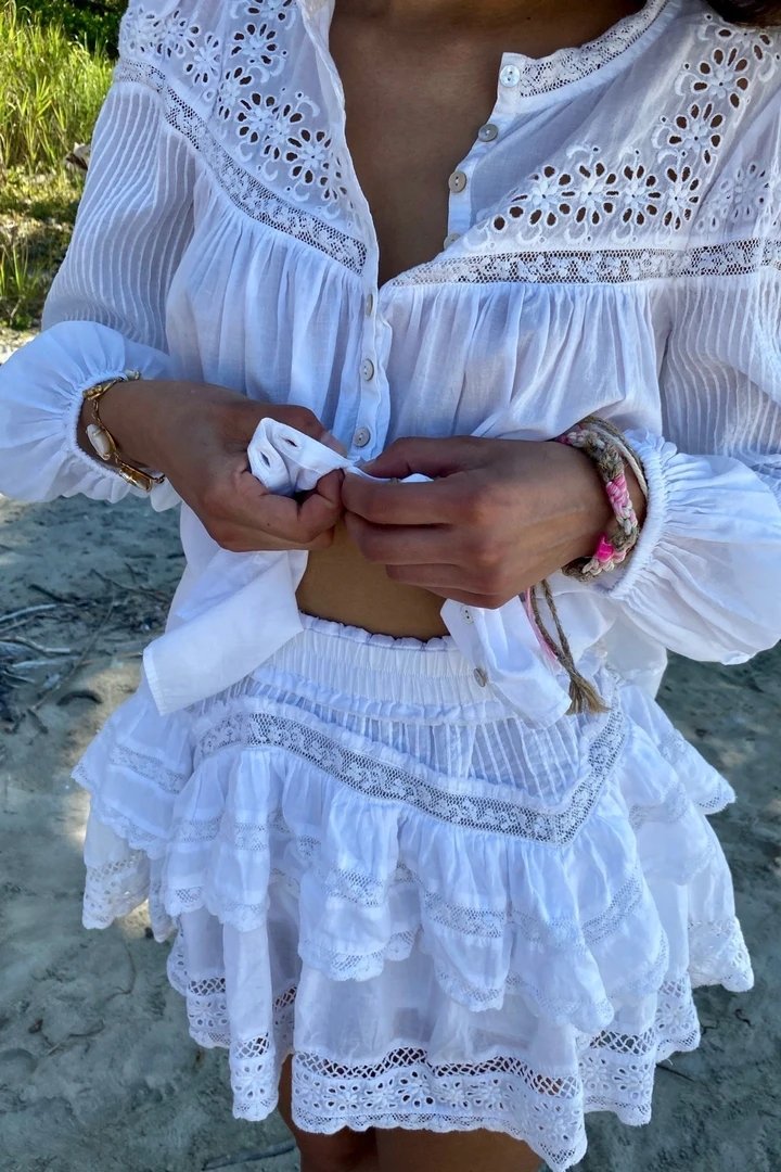 Lace mini skirt